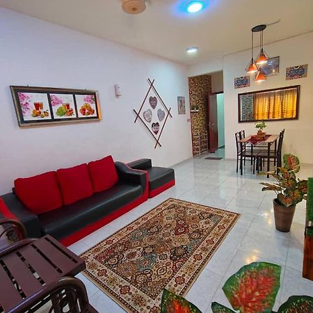 Homestay Camelia Kuala Terengganu - Rafflesia House Luaran gambar