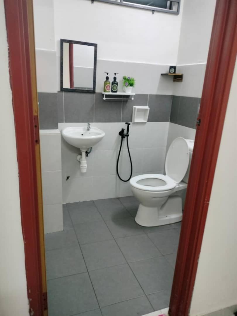 Homestay Camelia Kuala Terengganu - Rafflesia House Luaran gambar