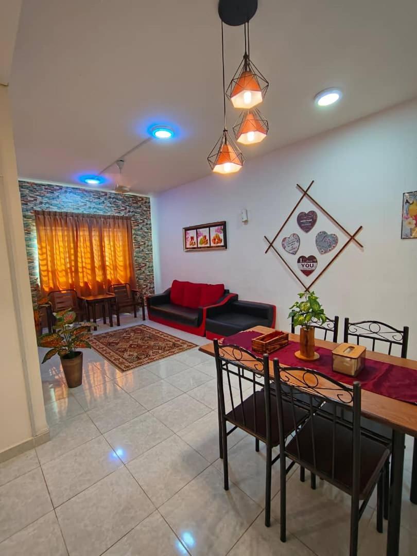 Homestay Camelia Kuala Terengganu - Rafflesia House Luaran gambar