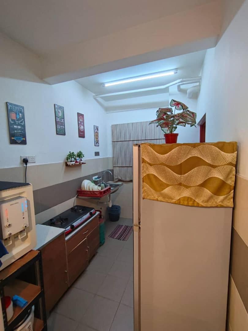 Homestay Camelia Kuala Terengganu - Rafflesia House Luaran gambar